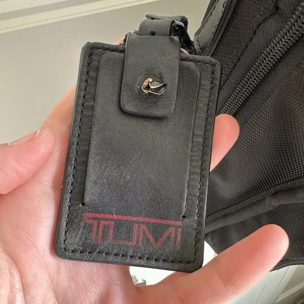 Tumi Slim Deluxe Portfolio Alpha 3